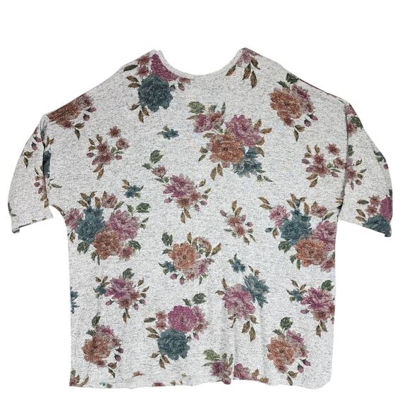 Torrid T Shirt Top 4 Super Soft Plush Knit Floral Gray Pink 54x30 Stretch Comfy - Picture 2 of 11